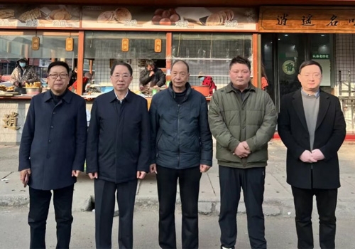 郑州马吉尔食品有限公司与河南省豫菜文化钻研会胡辣汤专业委员会一行，走进逍遥名吃老佟家胡辣汤！